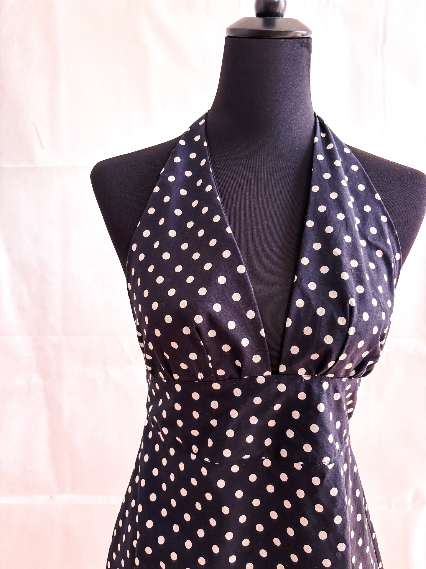 Neckholder-Kleid