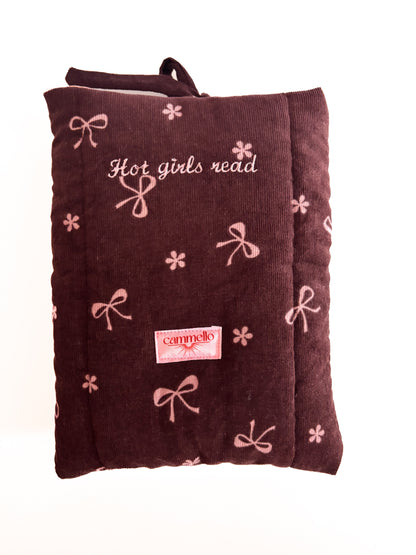 Cord-Buchtasche "Hot girls read"