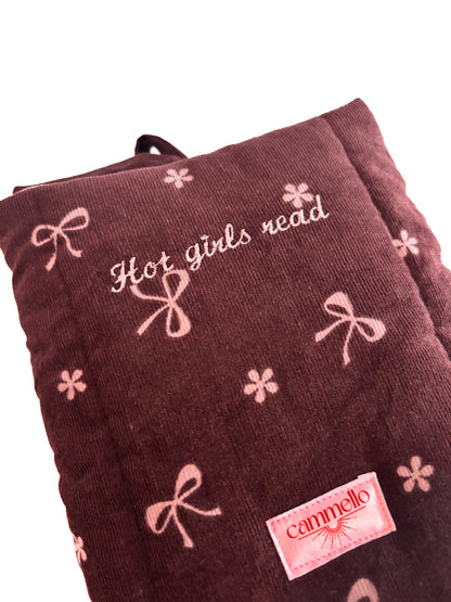 Cord-Buchtasche "Hot girls read"