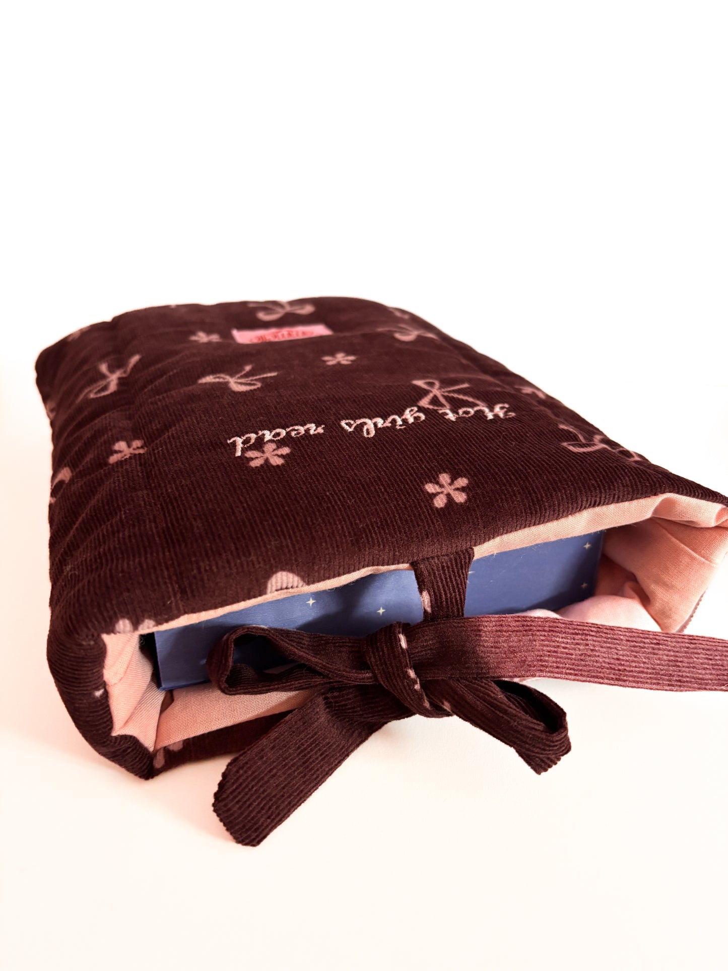 Cord-Buchtasche "Hot girls read"